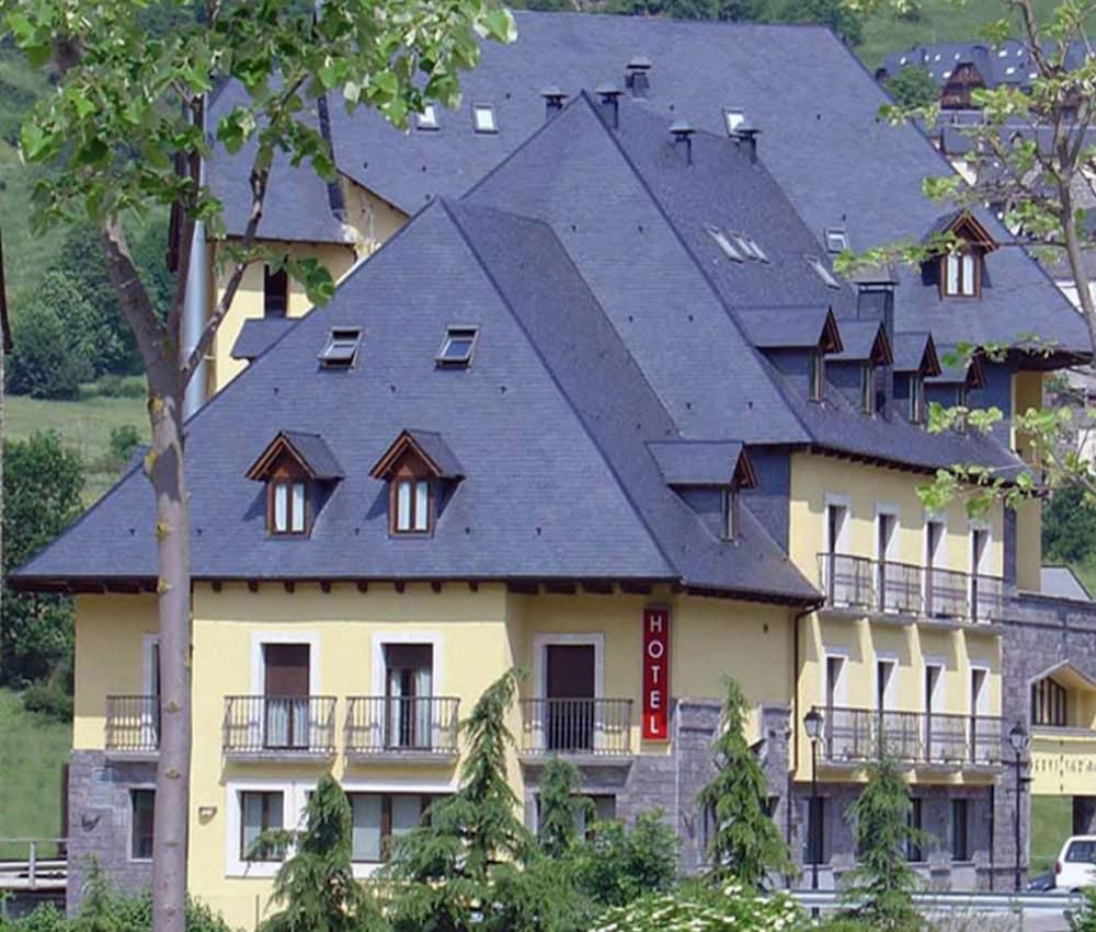 Hotel Spa Acevi Val D'Aran Vielha Dış mekan fotoğraf
